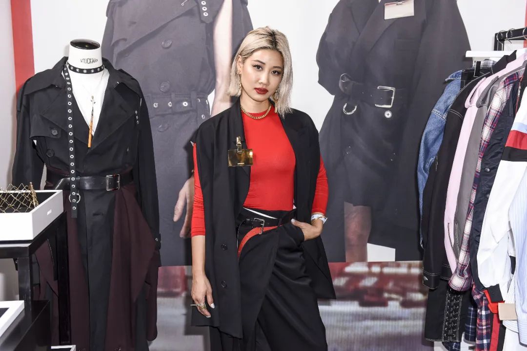 在优衣库买了件c类裤子,在优衣库买衣服用港币