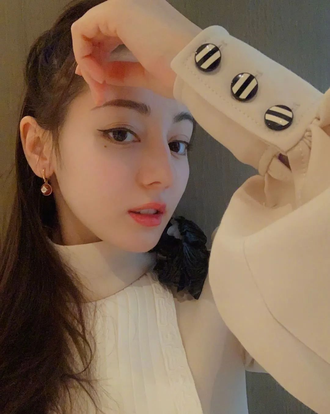 安崎、谢可寅、喻言……可都是“痣”在必得的女孩子