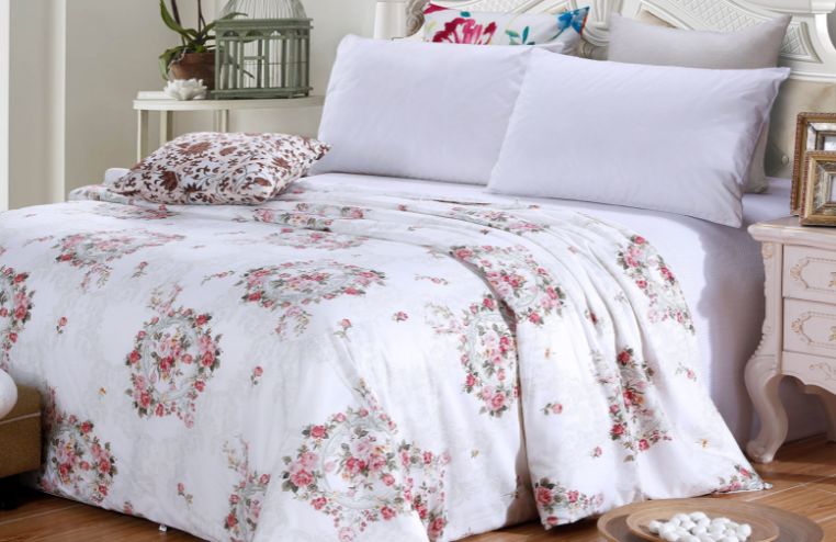 央视曝光蚕丝被长期盖,长期盖蚕丝被的危害图片