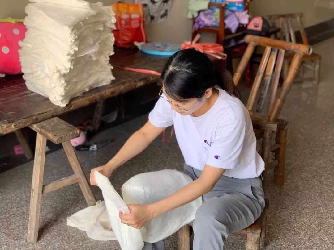 央视曝光蚕丝被长期盖,长期盖蚕丝被的危害图片