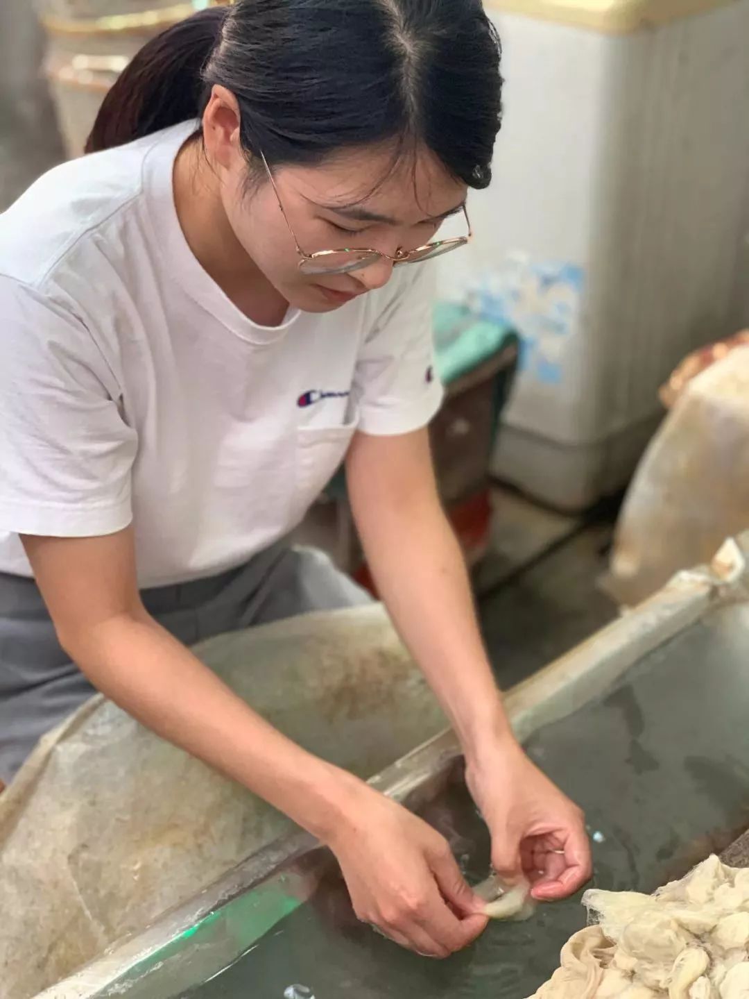 央视曝光蚕丝被长期盖,长期盖蚕丝被的危害图片