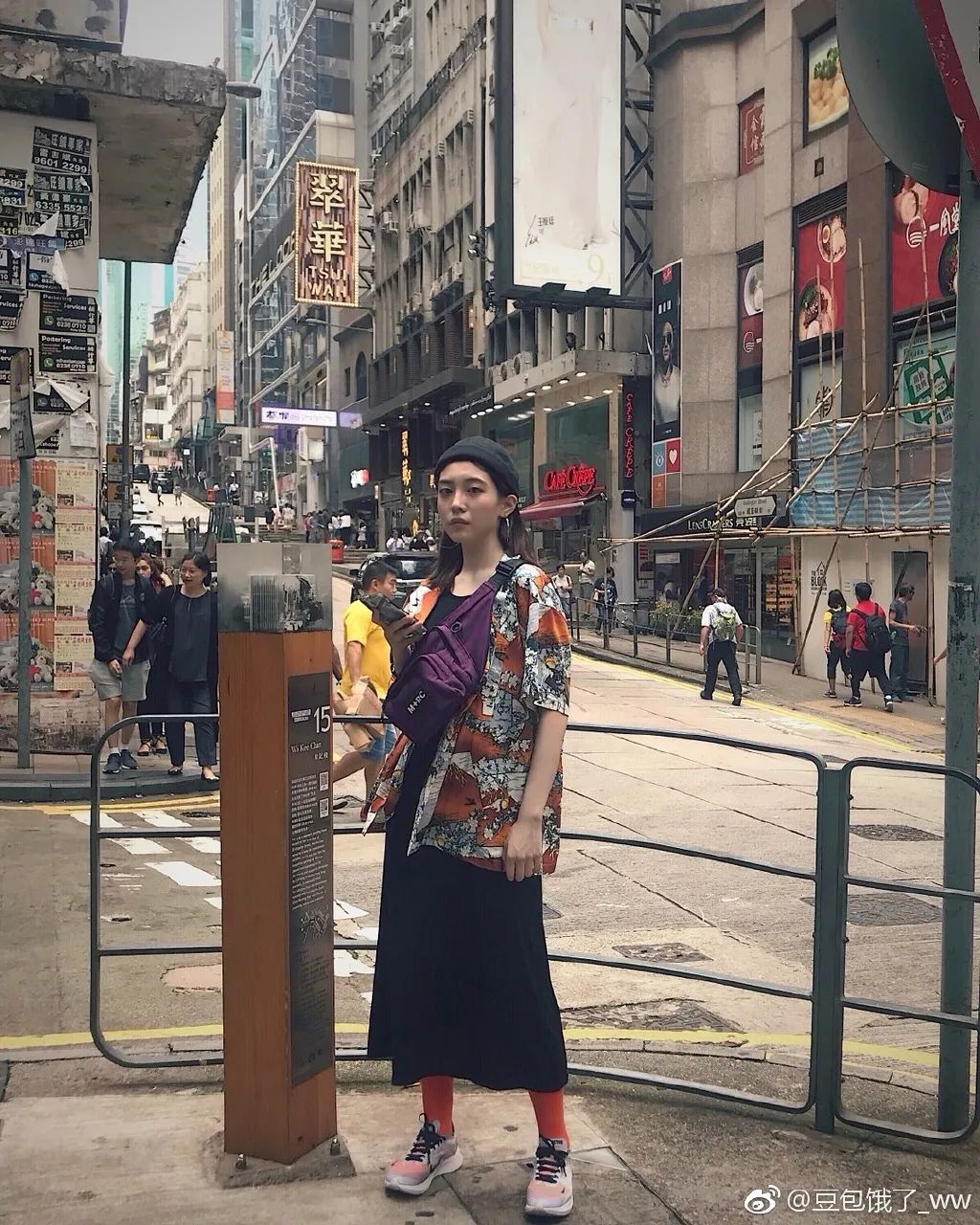 蔡徐坤穿权志龙鞋,蔡徐坤lisa虞书欣合照