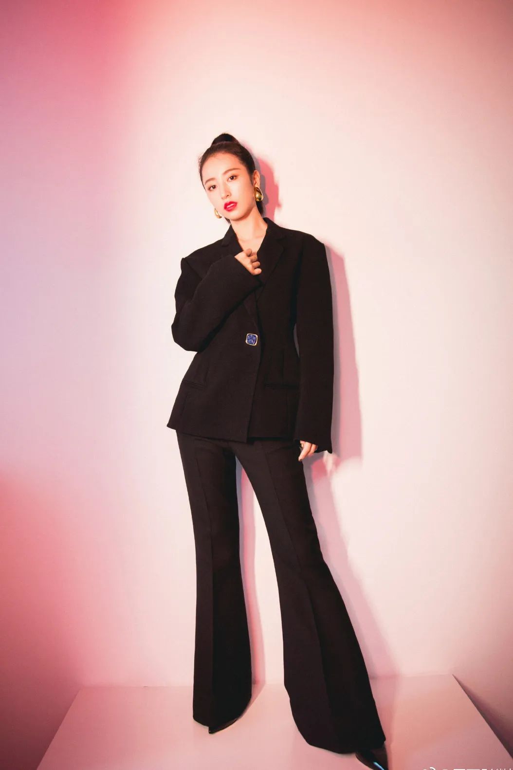 杨幂刘诗诗她们帅起来基本上没男人什么事了