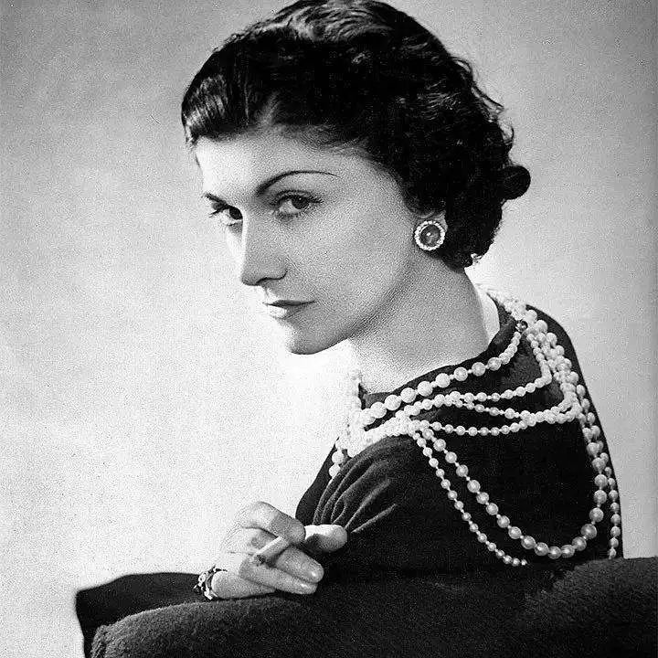 杨幂刘诗诗她们帅起来基本上没男人什么事了