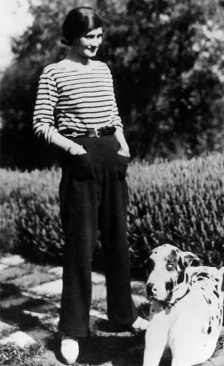 杨幂刘诗诗她们帅起来基本上没男人什么事了