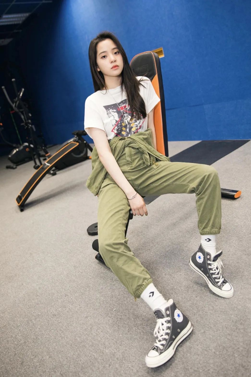 杨幂刘诗诗她们帅起来基本上没男人什么事了