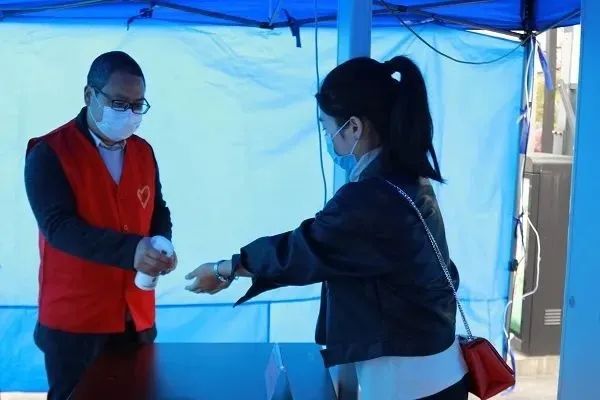 学校防疫知识培训拉开新学期序幕,开学步入快车道防疫细节需知晓