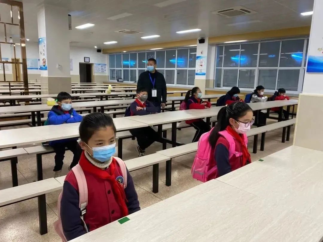 学校防疫知识培训拉开新学期序幕,开学步入快车道防疫细节需知晓