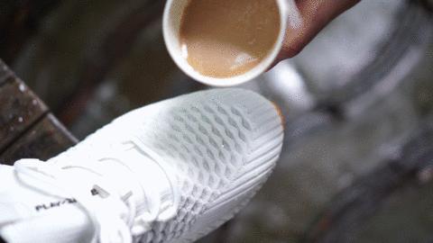 厉害了!这把伞一键自动开收伞,能抗8级大风