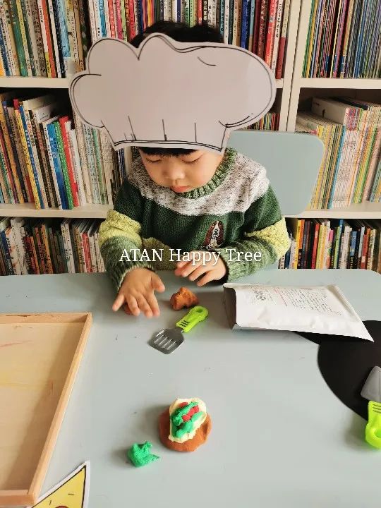 这个简单的柜子，居然包办了我家娃的早教