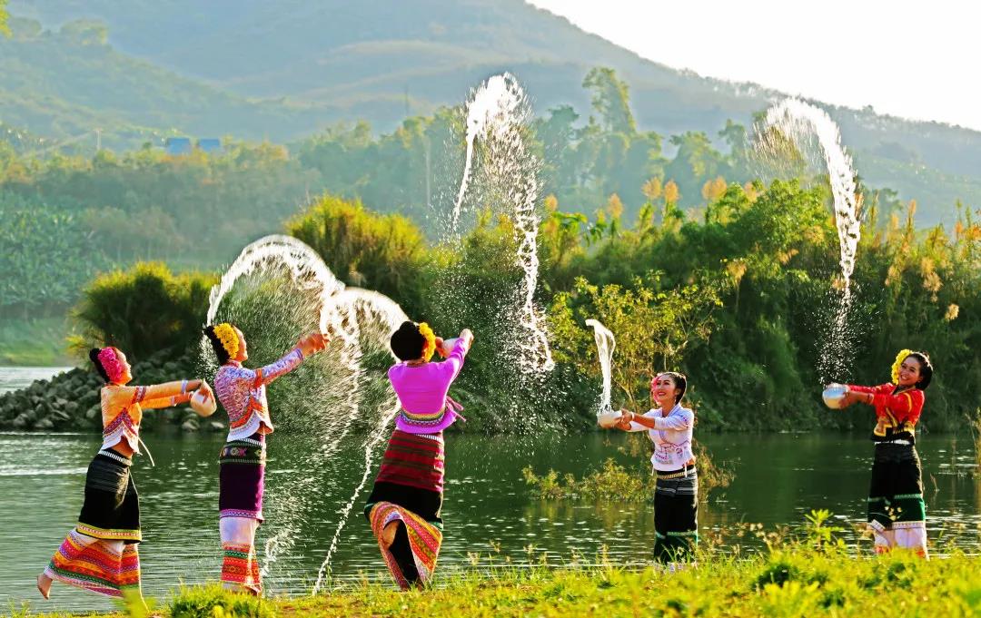 什么叫云上泼水节和线上泼水节,2018年云南泼水节各地时间最全版