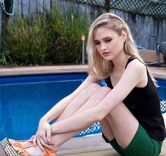 深扒明星美白抗衰秘籍！比防晒管用1000倍！4周逆袭成白皮，悄悄瘦掉8斤