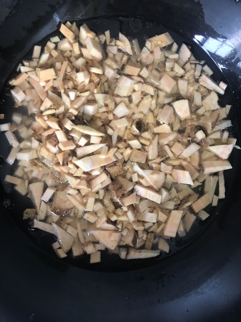 「春季开钓」分享薯香配料制作和蚯蚓的保鲜方法