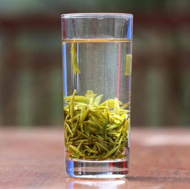 好茶不怕晚，好茶很好喝……今年不容易，好茶还不贵！“特惠版”东坑“雨前茶”今天上线