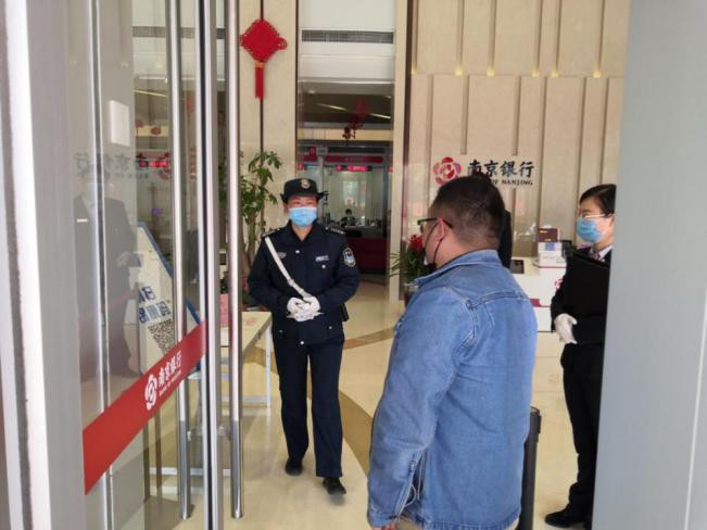 履职尽责在行动,在行动上履职尽责