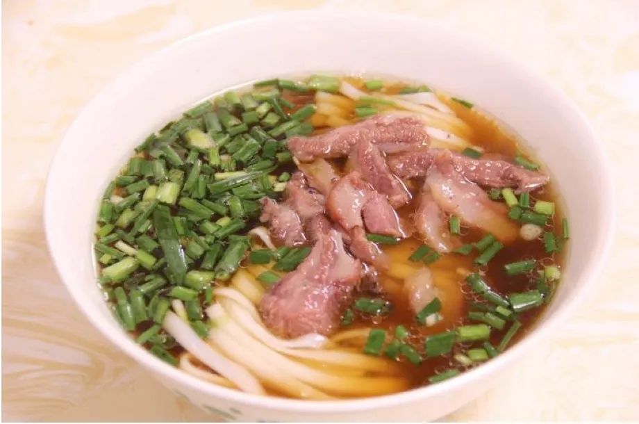 长沙米粉火热,长沙米粉排队30米