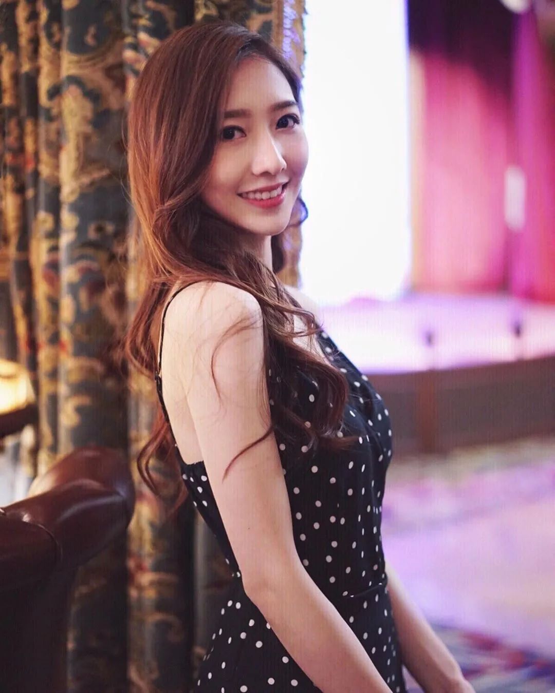 何依婷处女剧弹起,164唔够90斤!同届雷庄儿宜家做紧咩呢?