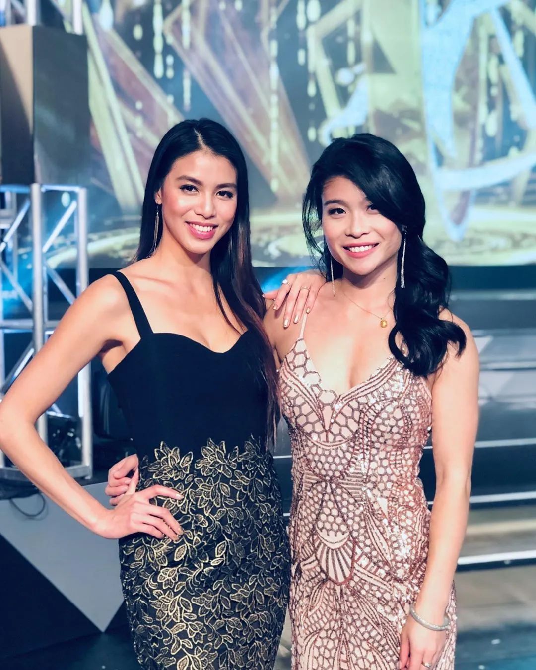 何依婷处女剧弹起，164唔够90斤！同届雷庄儿宜家做紧咩呢？