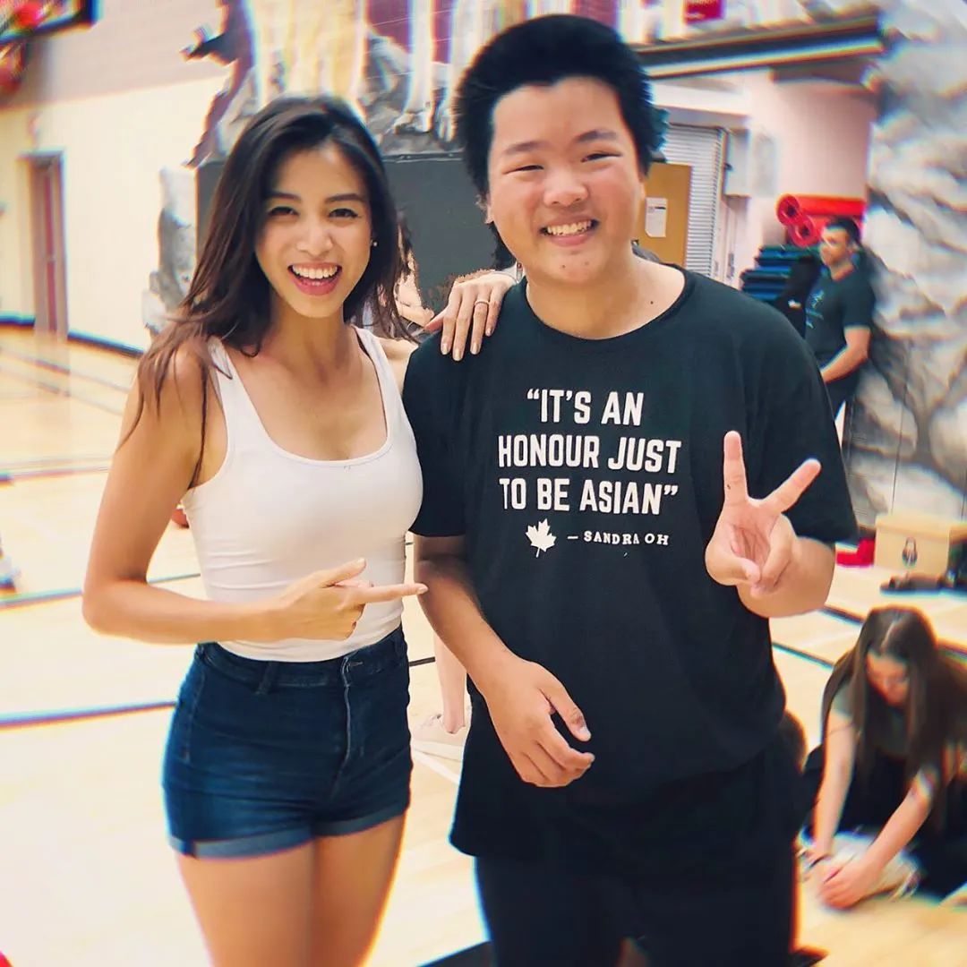 何依婷处女剧弹起,164唔够90斤!同届雷庄儿宜家做紧咩呢?