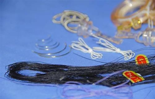 缝合伤口的线留在体内有问题吗,手术缝合线留在皮肤里怎么办