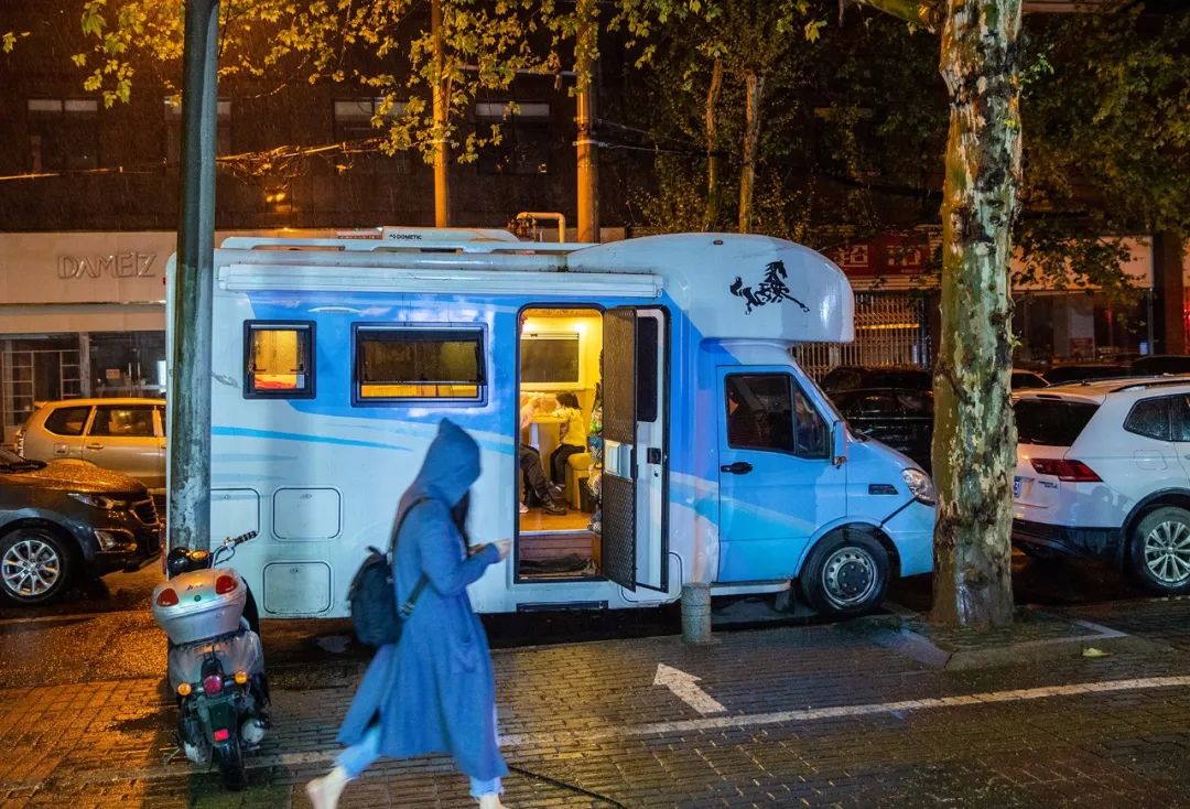 黄石一家人视频,黄石一家三代人