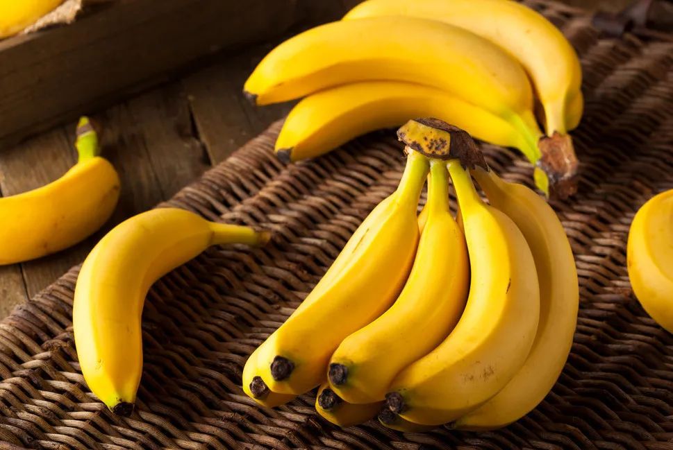 经常吃木瓜除了丰胸还有什么好处,香蕉木瓜榨汁的功效