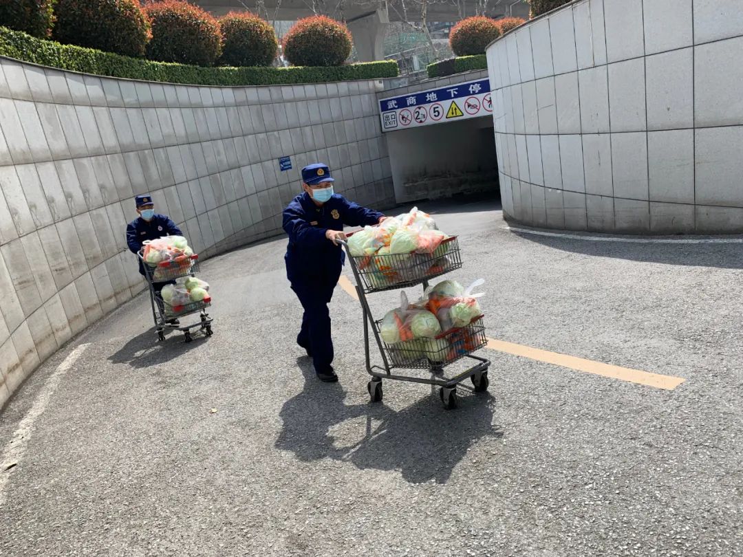 火焰蓝扛起一线防疫消杀大旗,援汉火焰蓝温暖硚口战疫