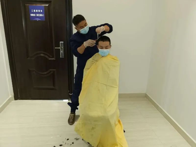 火焰蓝扛起一线防疫消杀大旗,援汉火焰蓝温暖硚口战疫