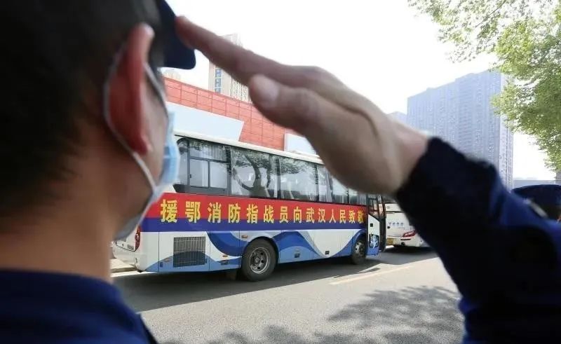 火焰蓝扛起一线防疫消杀大旗,援汉火焰蓝温暖硚口战疫