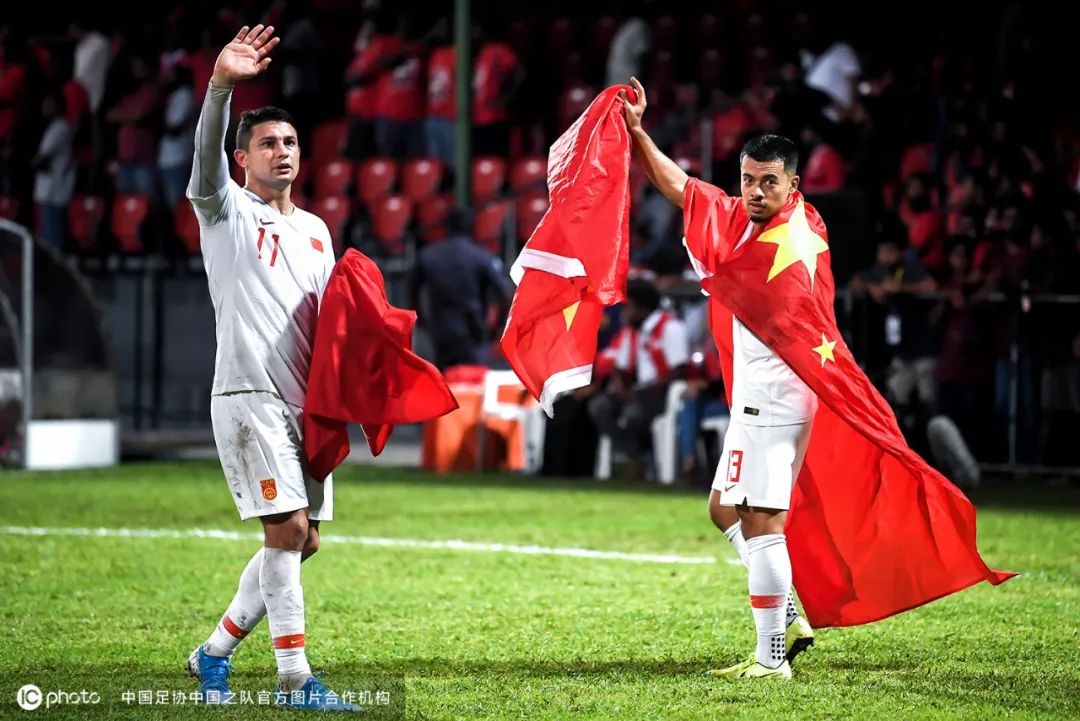 ICTalk｜拍摄一场国足比赛，我要按4000次快门