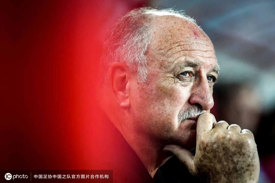 ICTalk｜拍摄一场国足比赛，我要按4000次快门