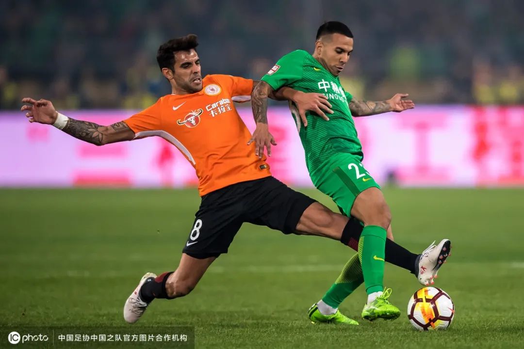 ICTalk｜拍摄一场国足比赛，我要按4000次快门