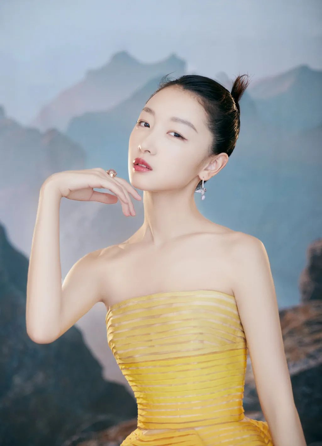 练锁骨一字肩的动作,练肩膀和背锁骨的动作