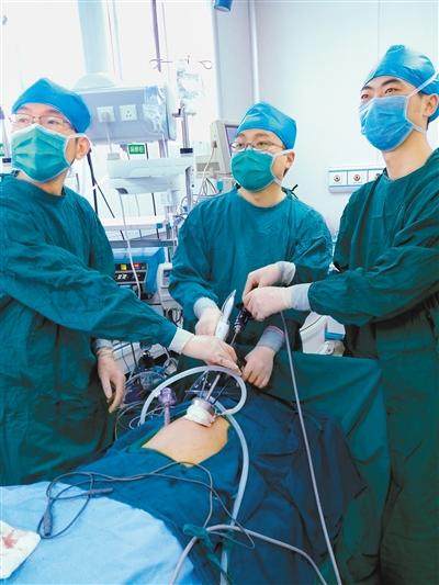 25岁查出先天性肾积水,25岁发现先天性肾积水好治吗