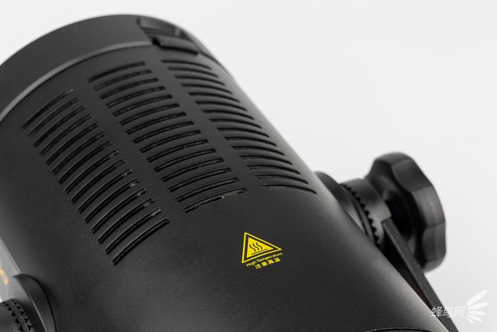 神牛lc500r对比神牛fv150,神牛fv150一灯两用