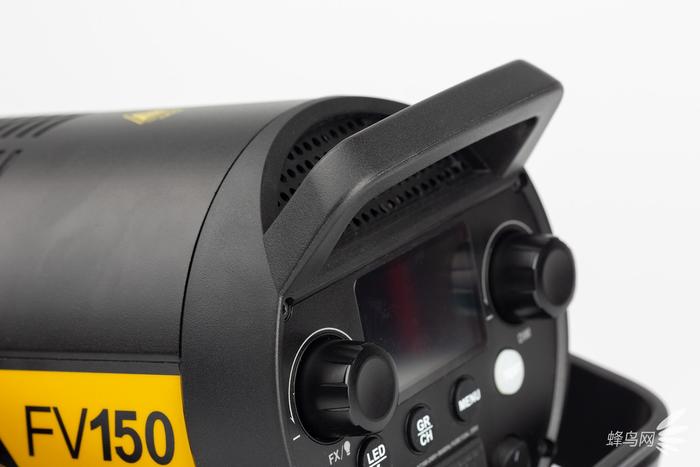 神牛lc500r对比神牛fv150,神牛fv150一灯两用