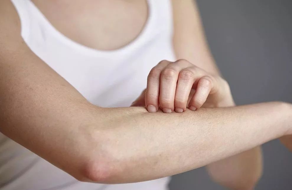 床上衣柜喷一喷,百万螨虫去光光,孕婴都能用的1分钟除螨神器