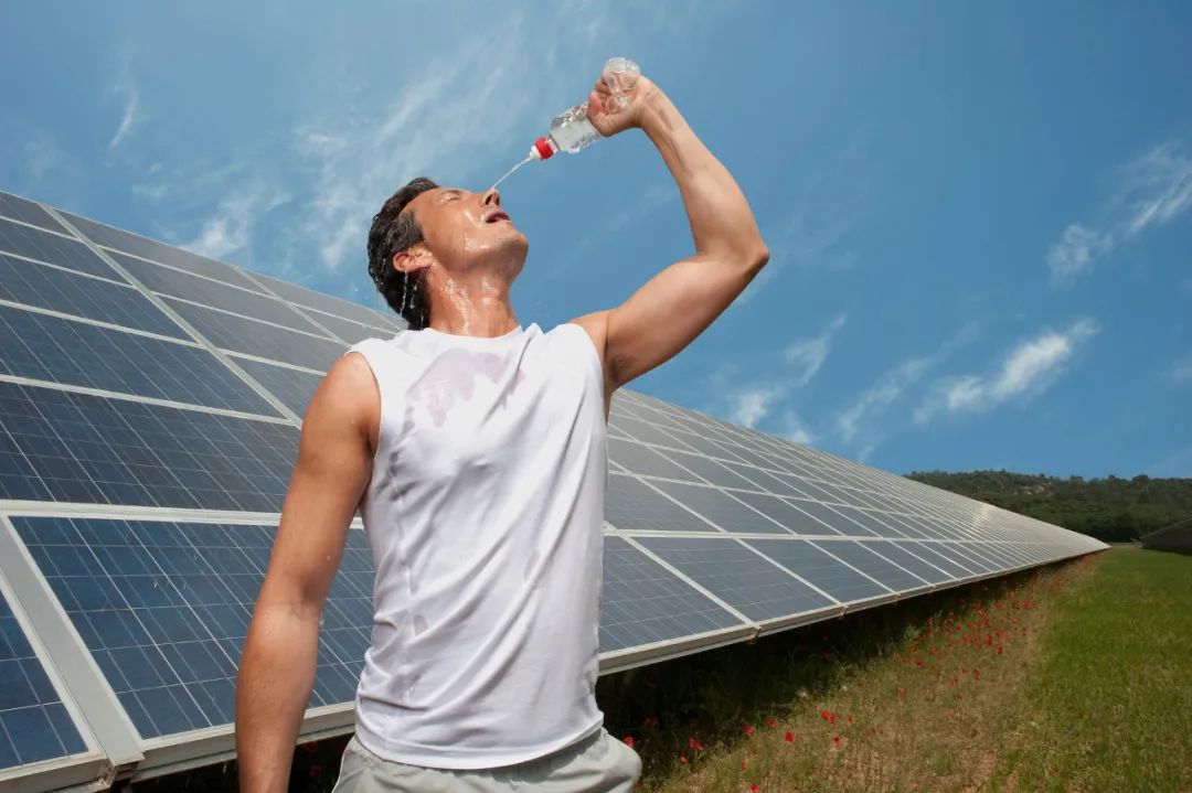 夜间睡觉手心出汗什么原因,夜间睡觉脚出汗是怎么回事