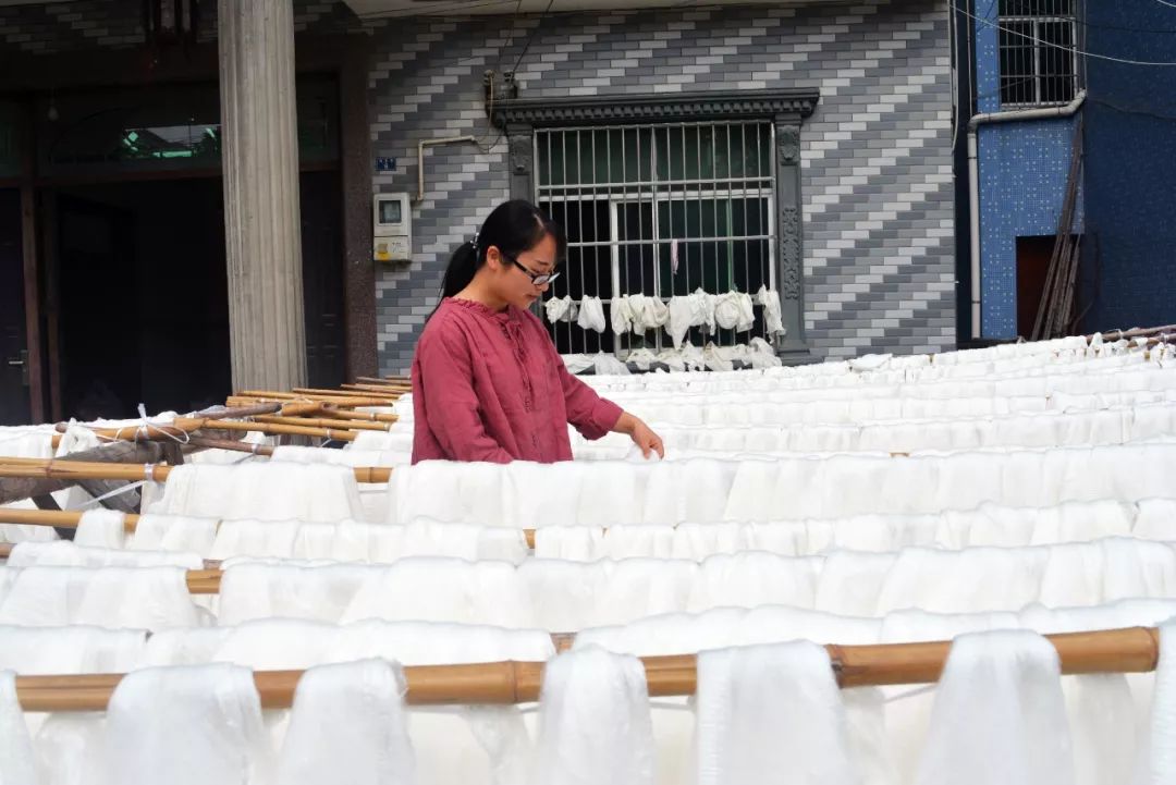 蚕丝被被曝光了！长期盖蚕丝被的人发生了惊人变化...没看的赶紧看看吧