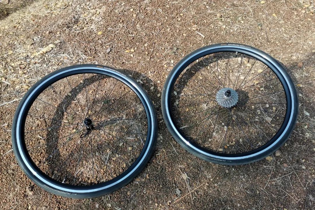 简单通勤的公路车,极简主义的公路车