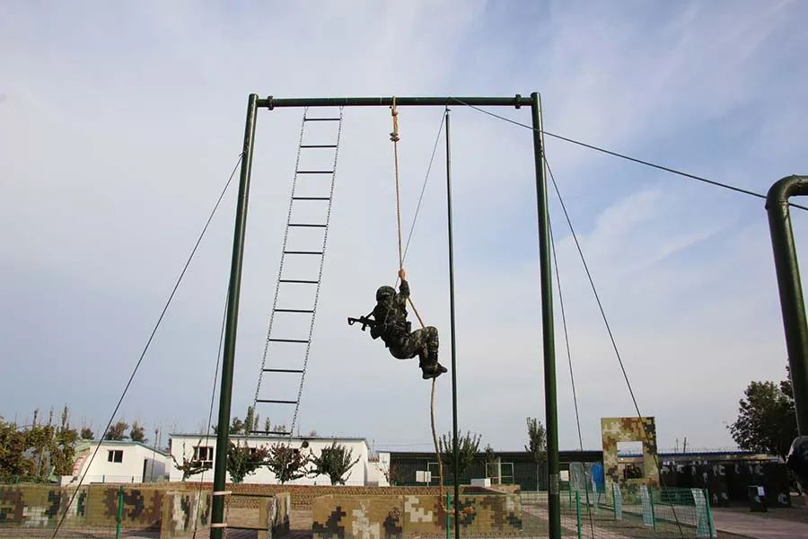 穿衣显瘦脱衣有肉下一句,穿衣显瘦脱衣有肉啥意思