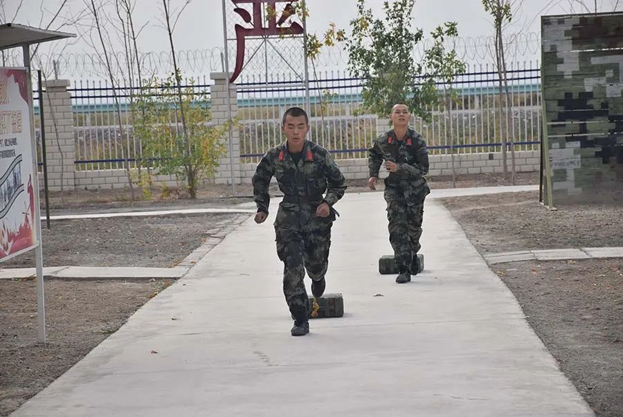 穿衣显瘦脱衣有肉下一句,穿衣显瘦脱衣有肉啥意思