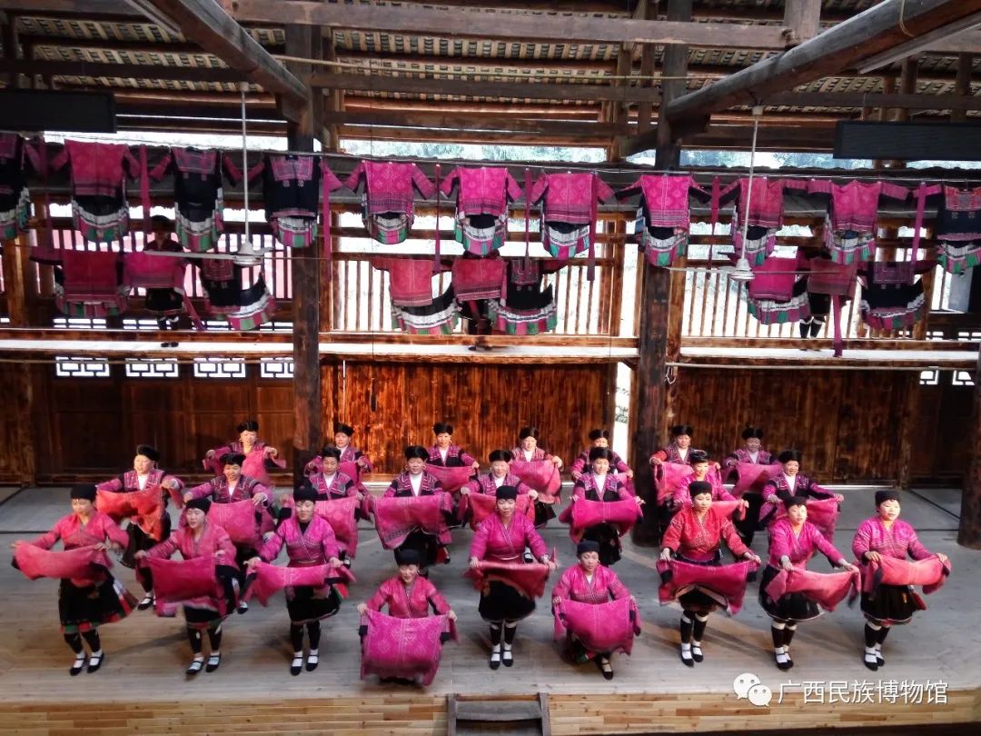 博物馆女性文物特征介绍,前世今生博物馆凤袍