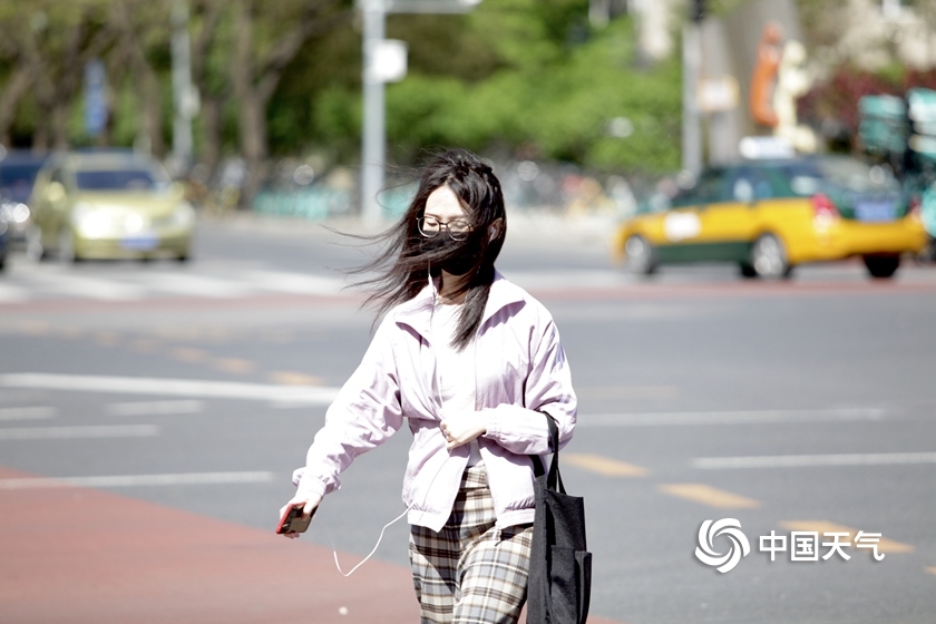 北京8级大风风景图,北京八级大风