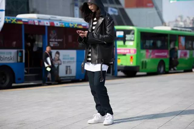 小白鞋哪个款好穿舒服耐穿,又到了小白鞋季节