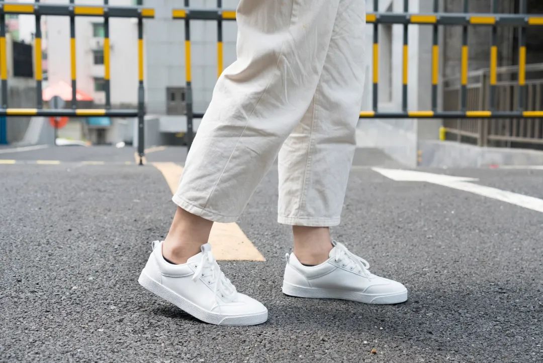 小白鞋哪个款好穿舒服耐穿,又到了小白鞋季节