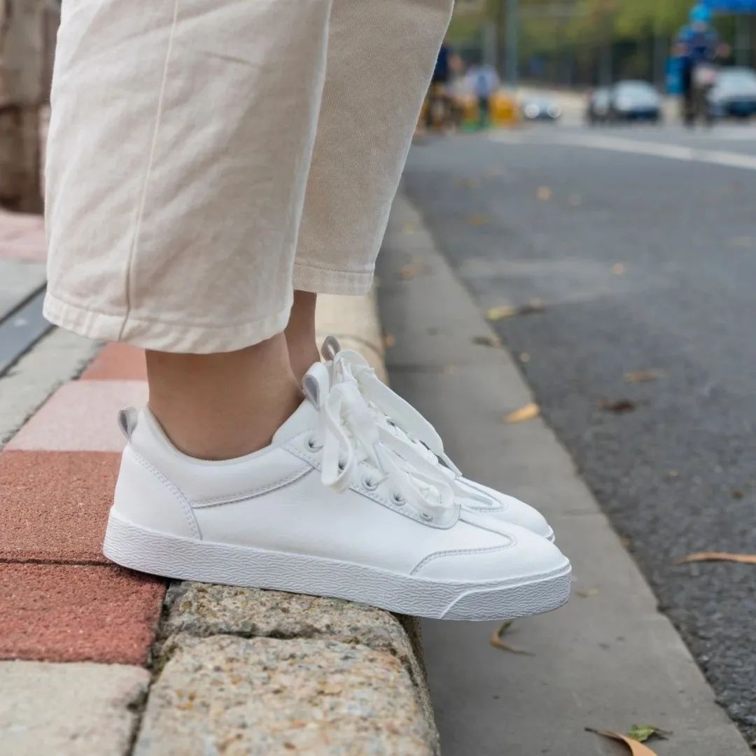 小白鞋哪个款好穿舒服耐穿,又到了小白鞋季节