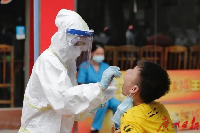 警惕!1航班21人确诊,这场仗进入关键期!广州:应检尽检!