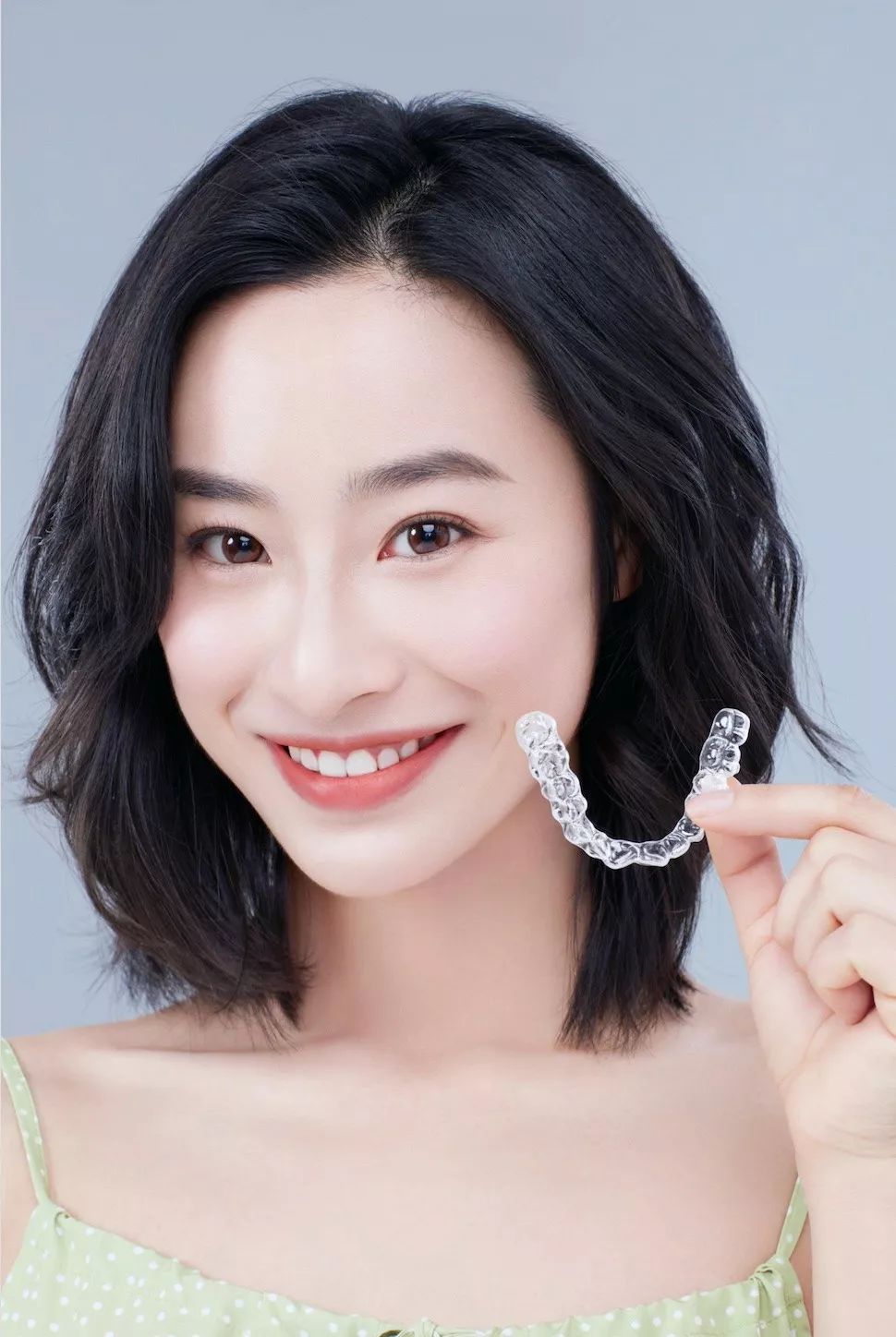 牙齿缝隙大隐形牙套矫正前后对比,牙齿前突隐形牙套矫正的全过程