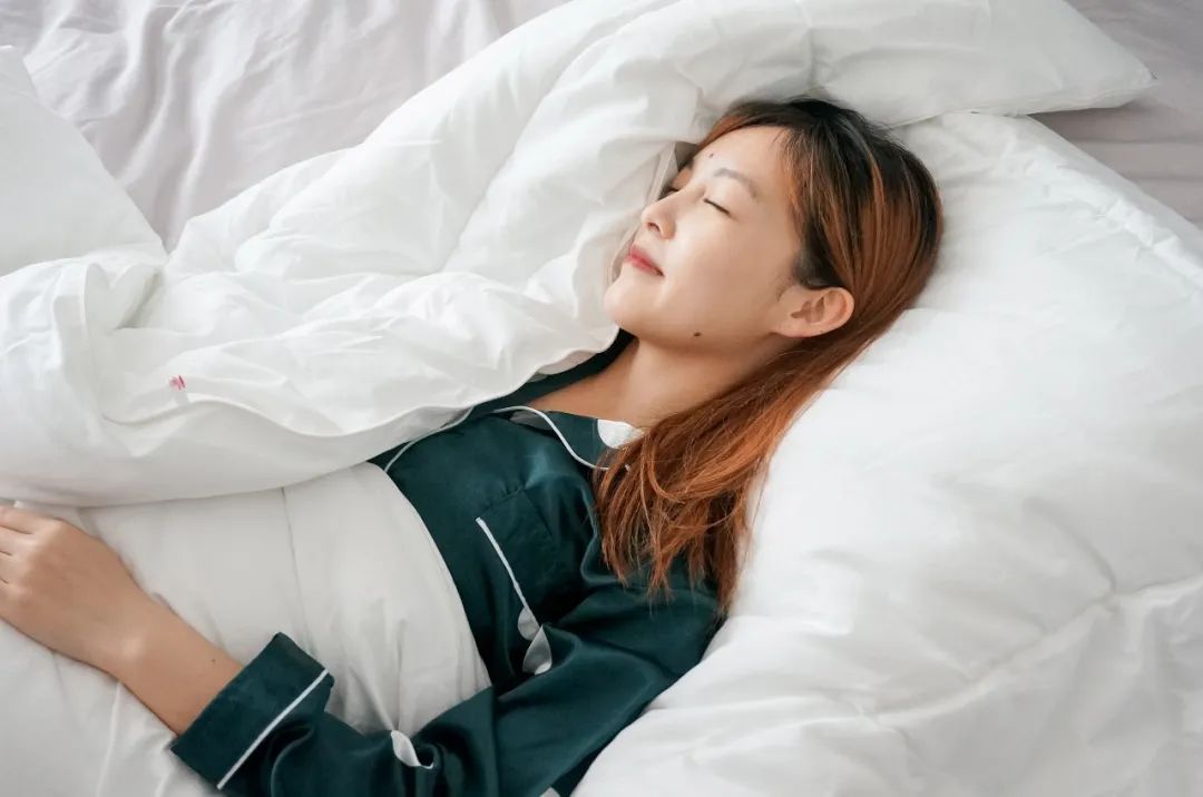 给五星酒店供货的德国大牌枕头，这里不到百元就能买到